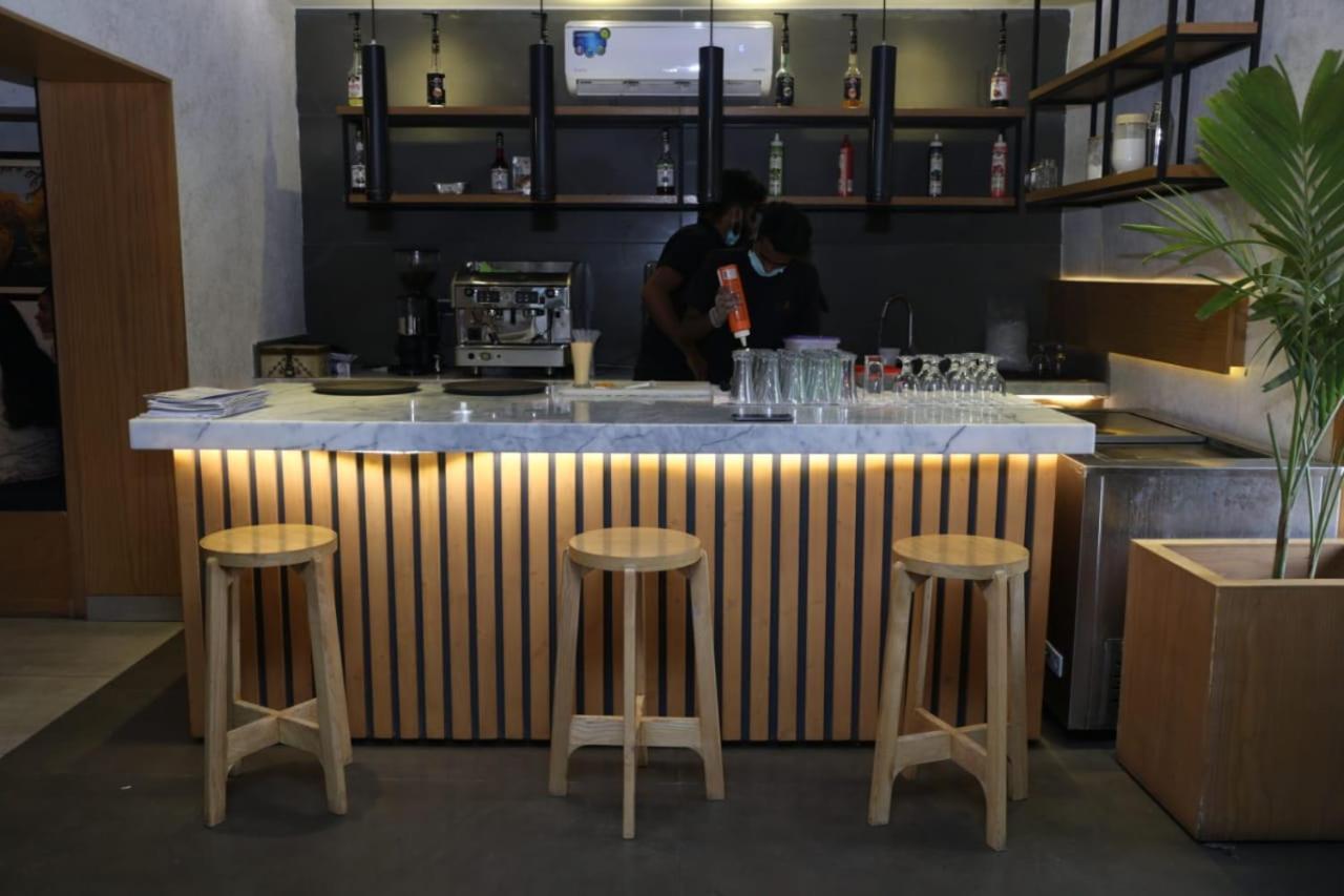 Elet Business Hotel Karaczi Zewnętrze zdjęcie