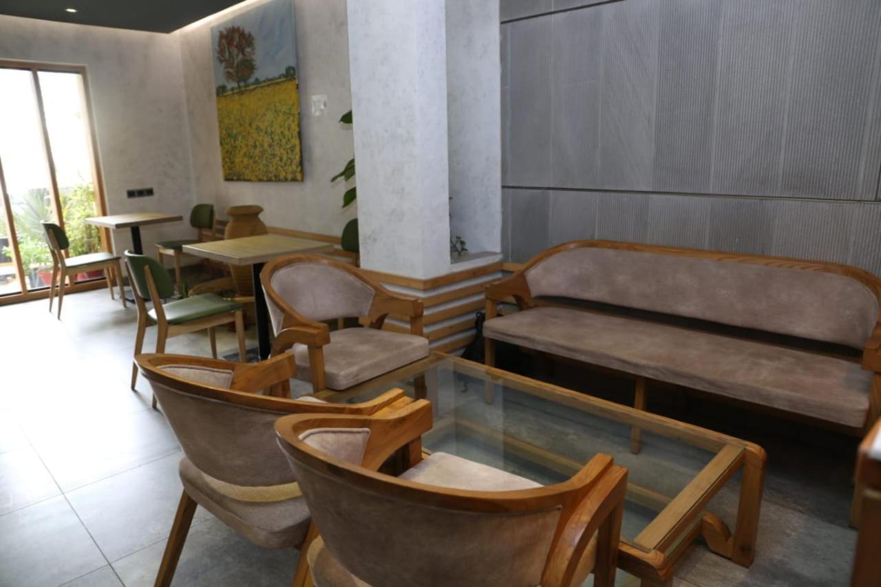 Elet Business Hotel Karaczi Zewnętrze zdjęcie