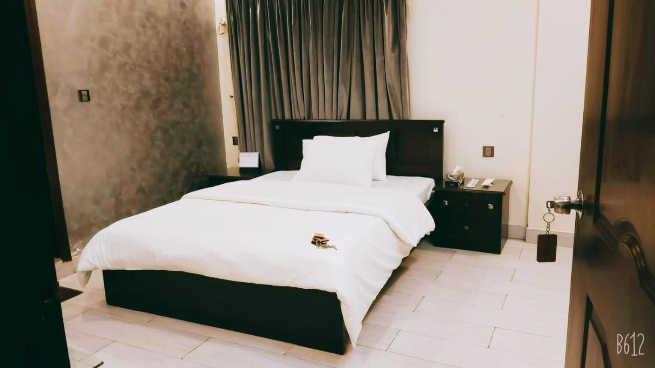 Elet Business Hotel Karaczi Zewnętrze zdjęcie