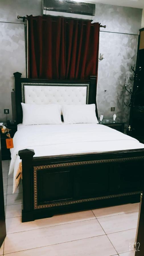 Elet Business Hotel Karaczi Zewnętrze zdjęcie